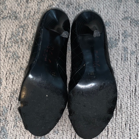 🔴 4/$20 Bundle: BCBG black quilted peeptoe - Picture 4 of 5